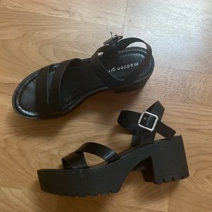 Chunky platform madden girl by Steve Madden sandals size 7.5